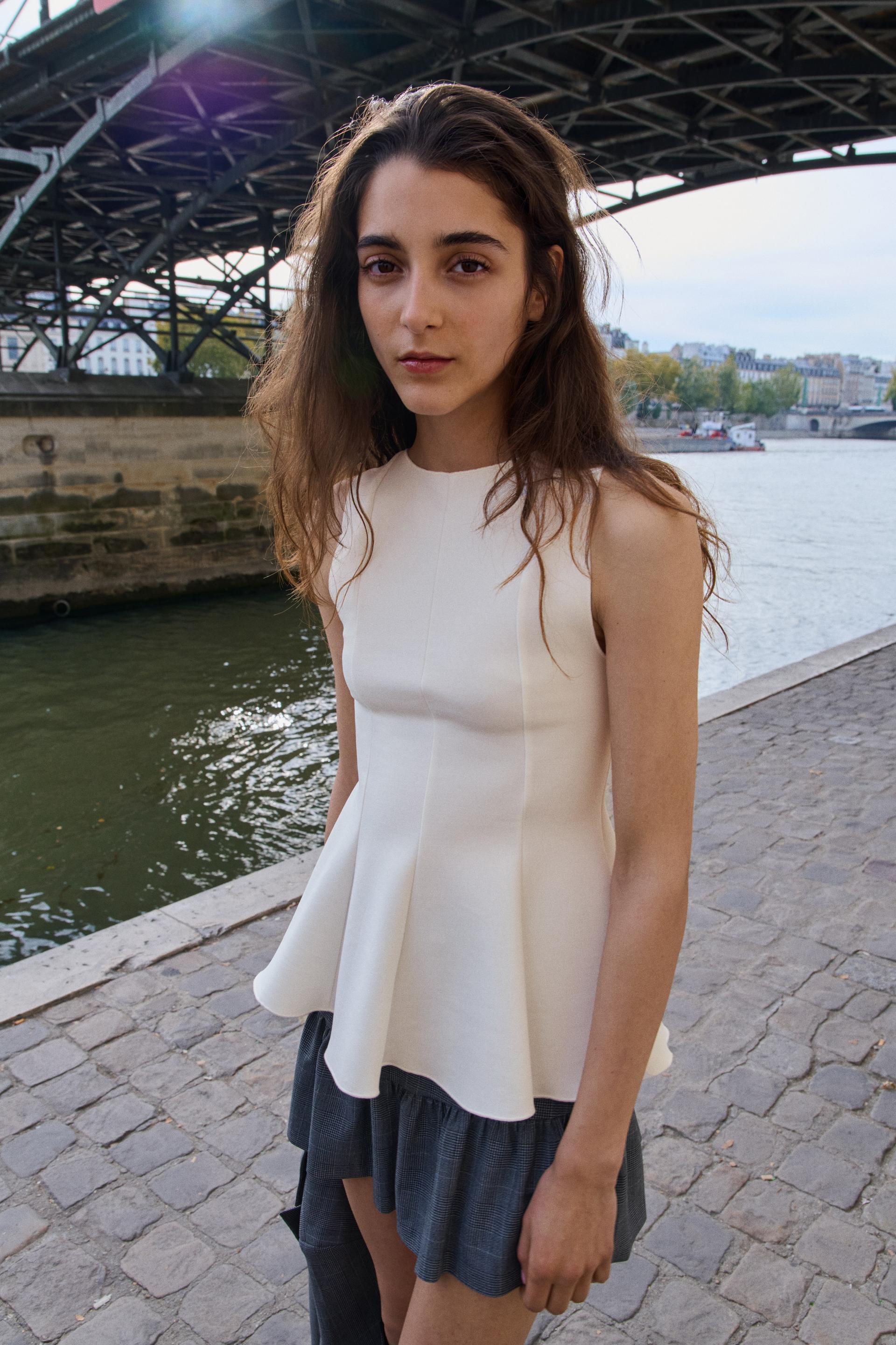 sleeveless peplum top
