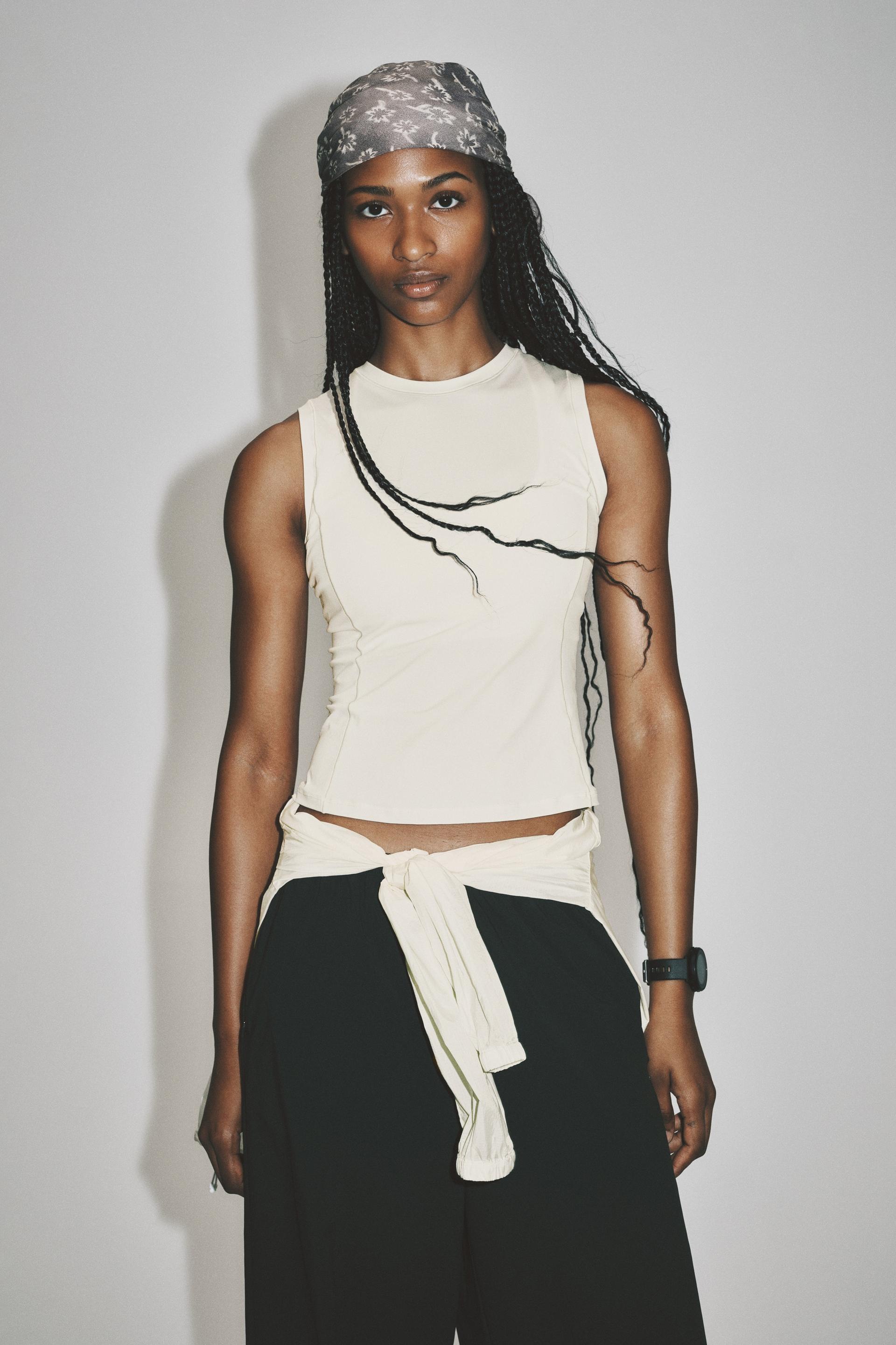 slim-fit sports tank top with drymove™