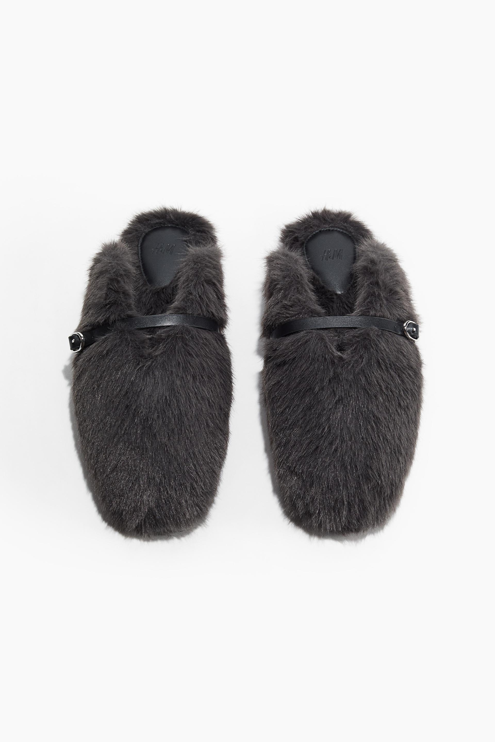 slippers