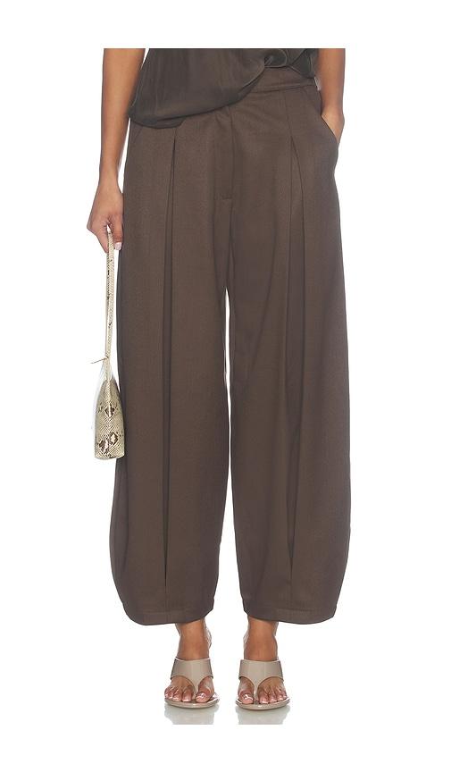 source unknown mika tuck trousers in brown. - size l (also in s, m)