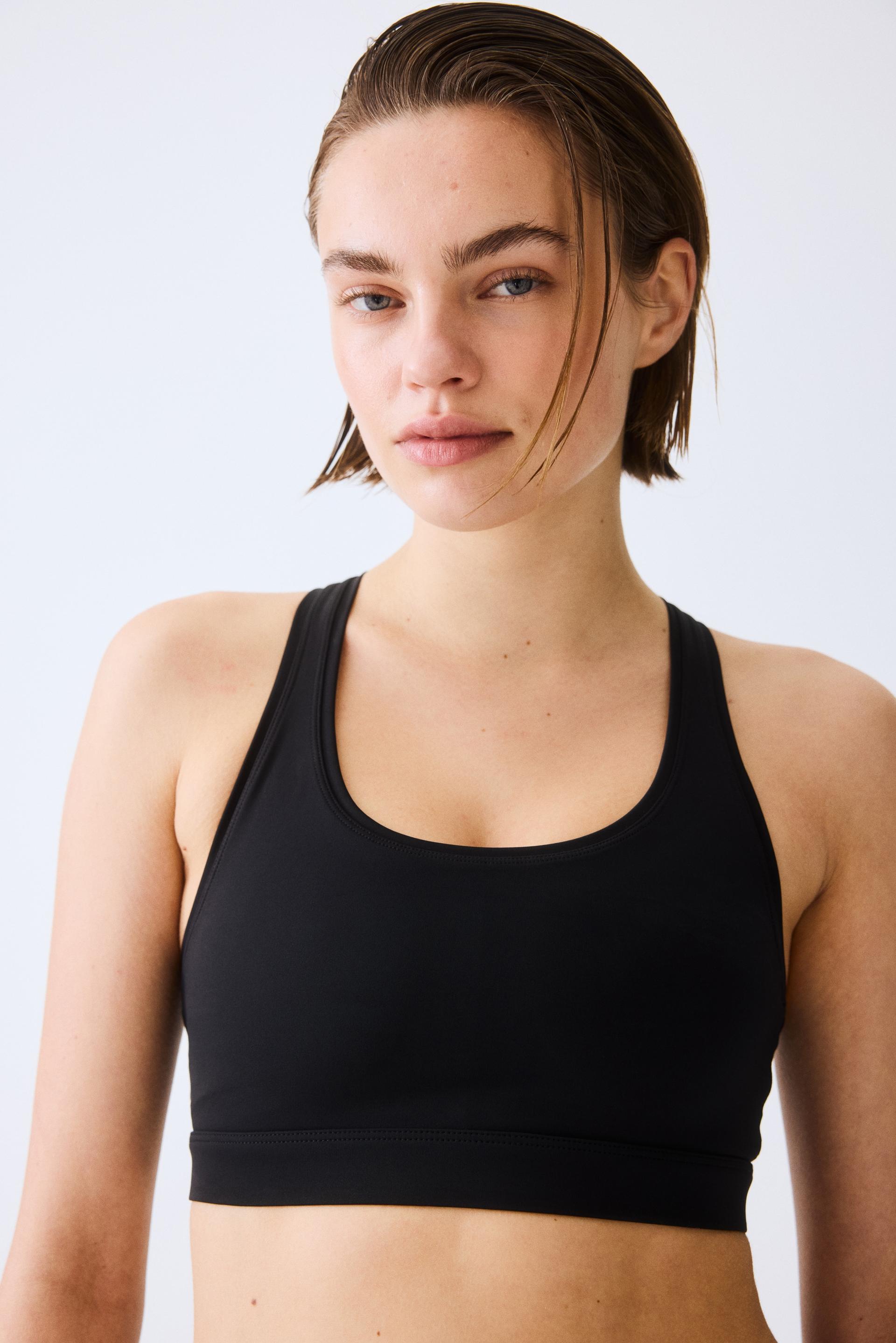 sports bra with cool handfeel drymove™