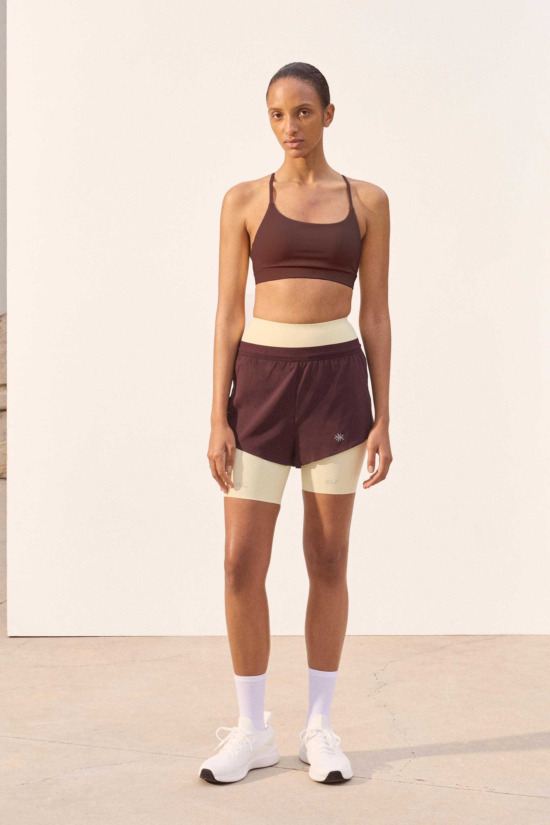 sports bra with sculptmove™