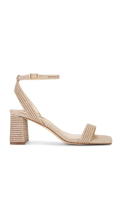 steve madden lavnish in beige. - size 10 (also in 9.5)