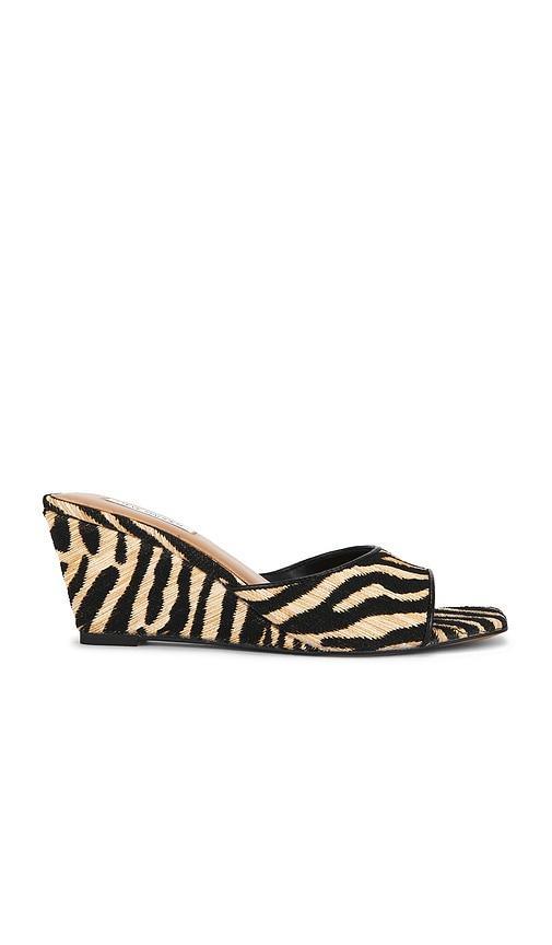 steve madden seleste sandal in black,tan. - size 5.5 (also in 6)