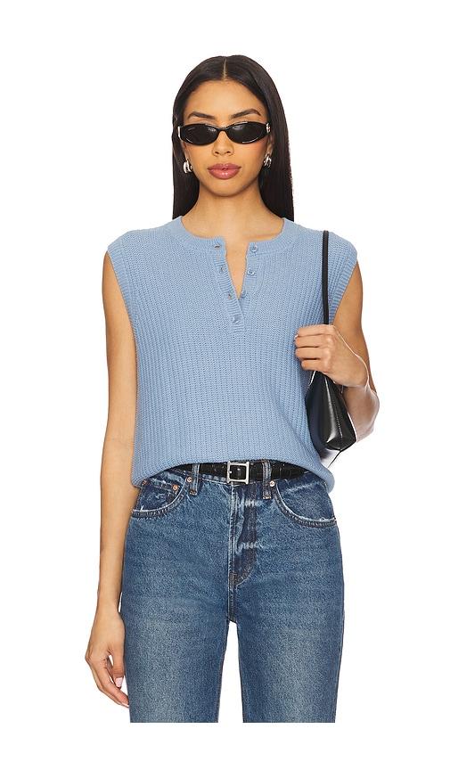 stitches & stripes frampton henley vest in baby blue. - size s (also in xs)