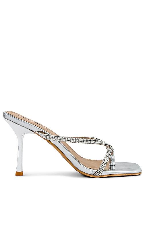 superdown jenn heel in metallic silver. - size 7 (also in 8)