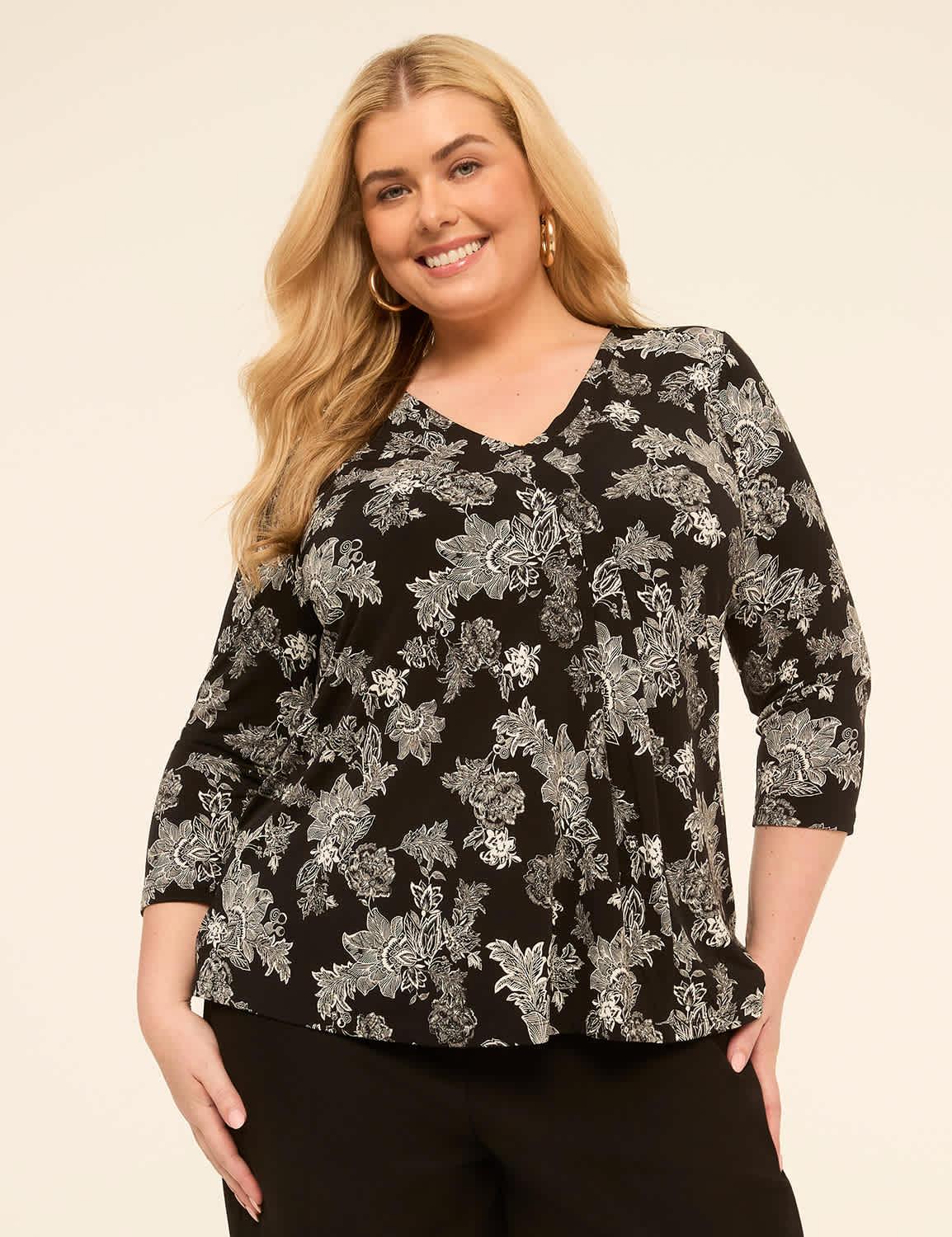 swing 3/4-sleeve pleat-front top