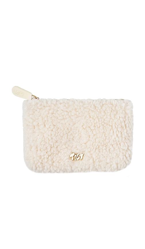tilt beauty the comfy pouch in soft serve.