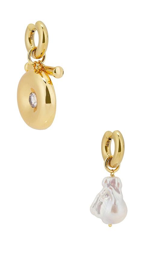timeless pearly drop earrings in metallic gold.