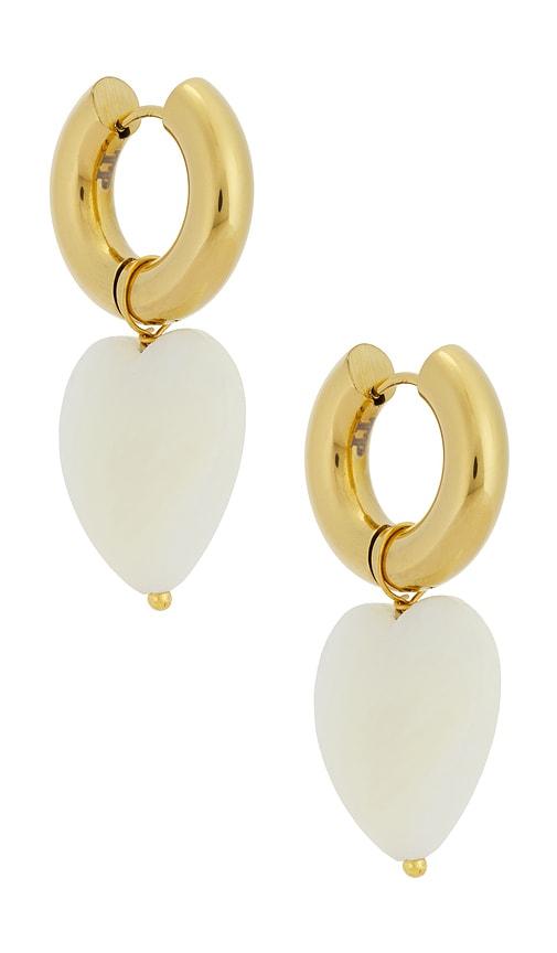 timeless pearly lovely earrings in metallic gold.