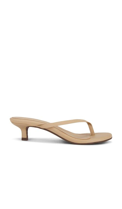 tkees julia flip flop in neutral. - size 6 (also in 7)