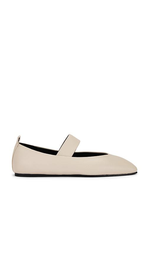 tony bianco hawaii flat in cream. - size 7.5 (also in 8)