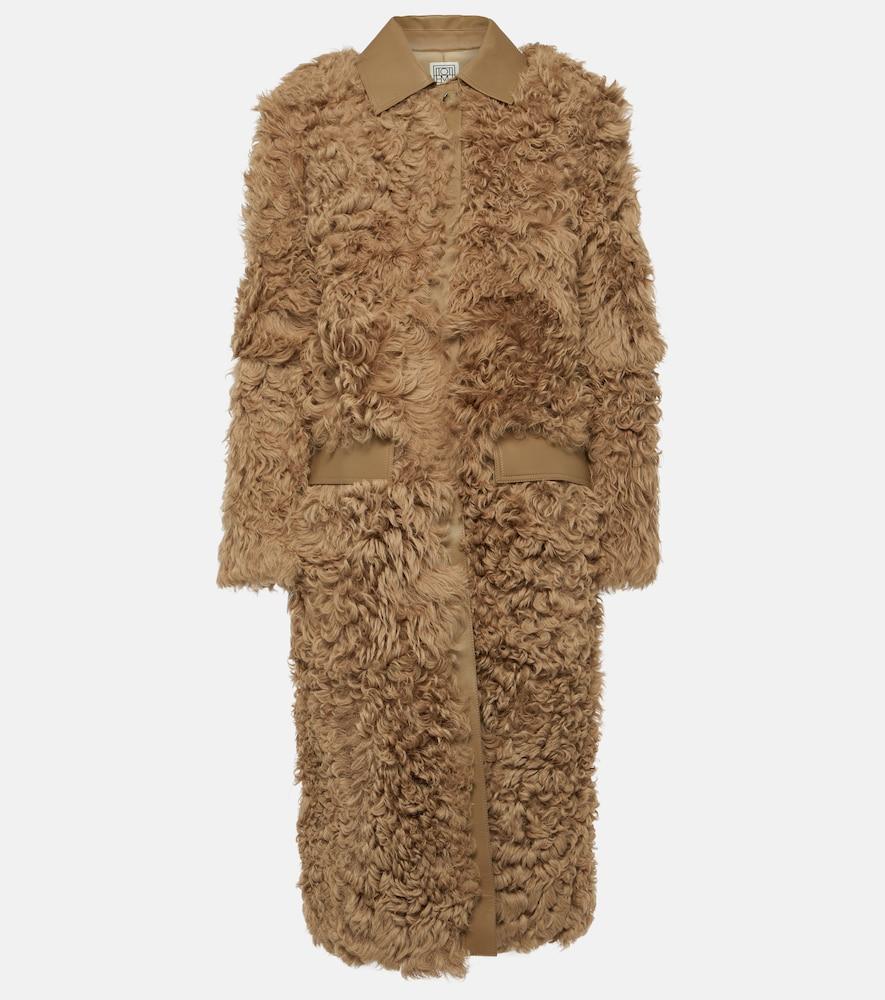 toteme leather-trimmed shearling coat