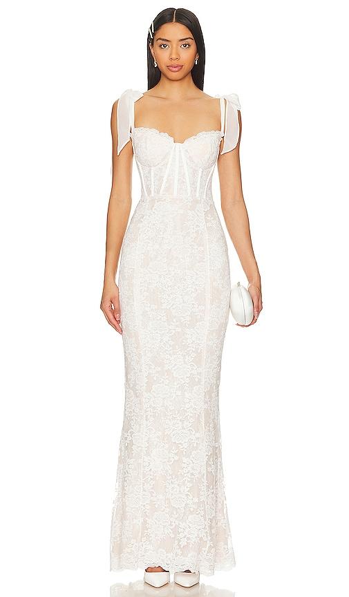 v. chapman romanza gown in white. - size 0 (also in 2, 10)