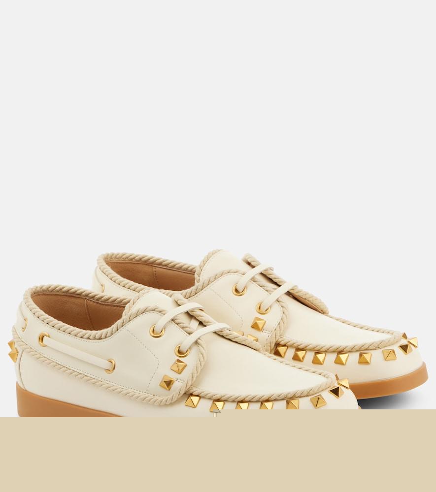 valentino garavani palm avenue rockstud leather boat shoes