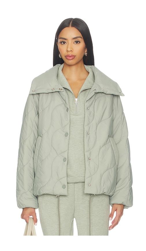 varley fabia quilted jacket in sage. - size l (also in m)