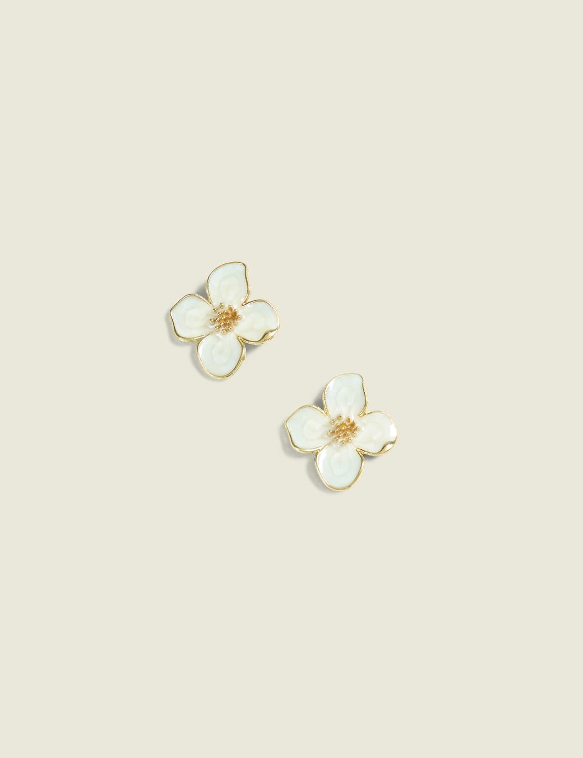 white flower stud earrings