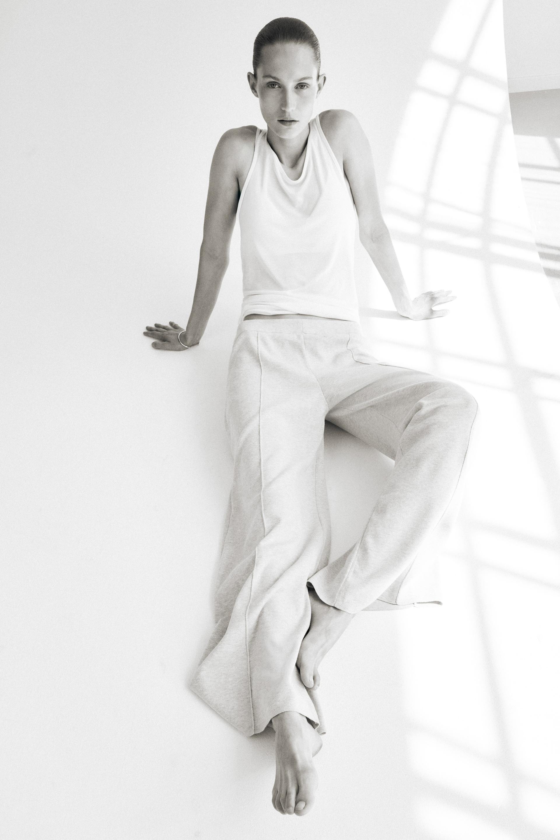 wide-leg fine-knit pants